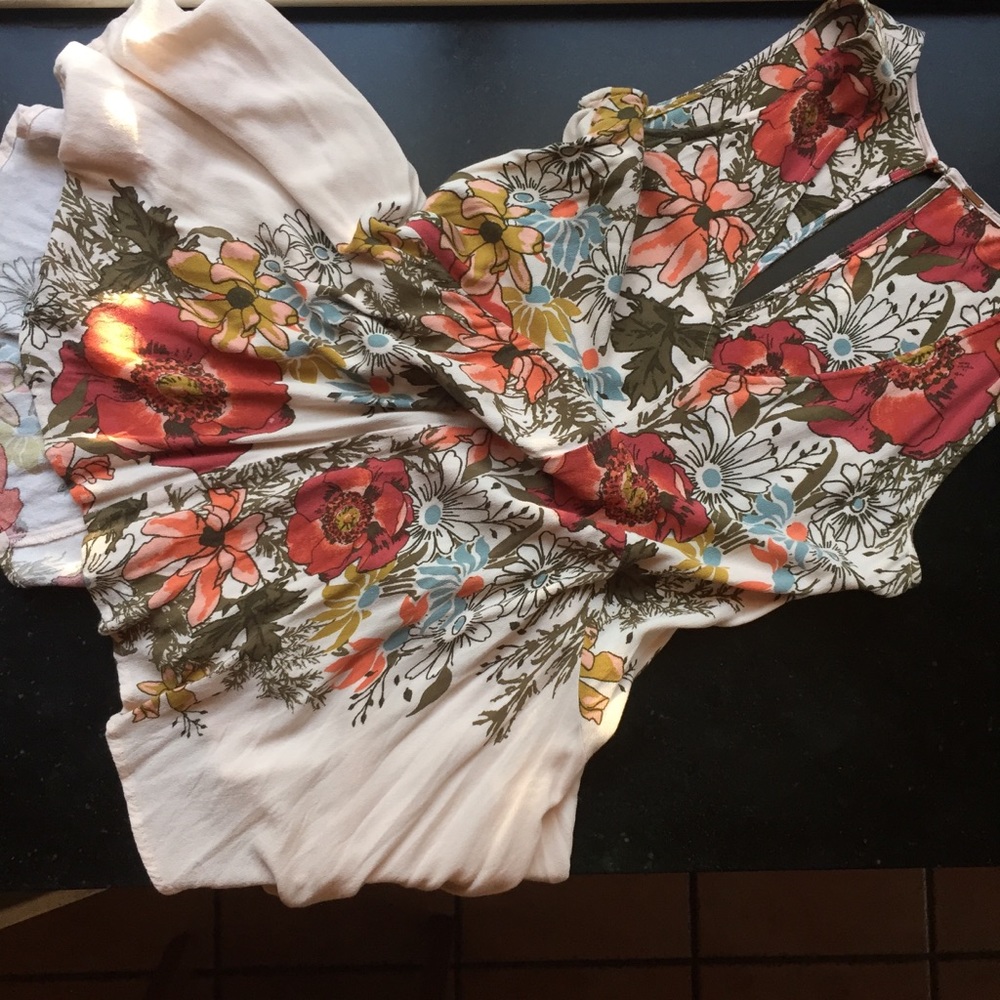 Free People floral v neck tank size M